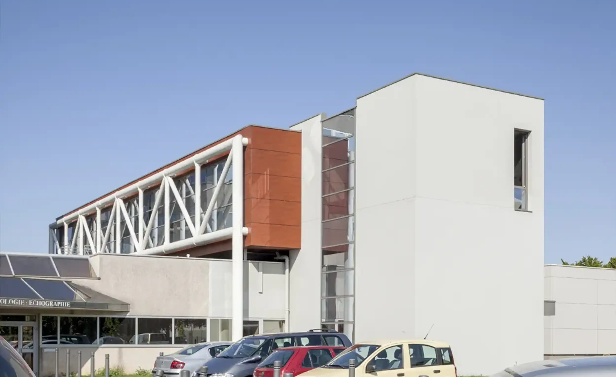 Bâtiment Consultations Polyclinique du Parc